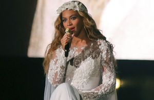 Beyoncé fond en larmes sur scène