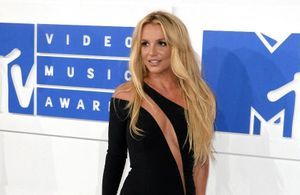 Britney Spears critique violemment Christina Aguilera pour son manque de soutien