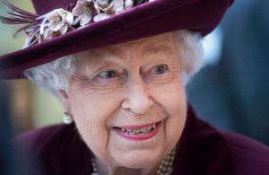 Comment la reine d’Angleterre se protège du Coronavirus ?