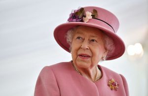 Covid-19 : Elizabeth II rompt avec les traditions et reste à Windsor pour Noël