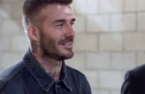 David Beckham : la vidéo gênante du footballeur qui découvre sa statue ratée