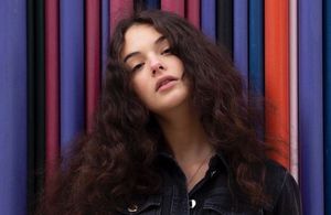 Deva Cassel : la fille de Monica Bellucci, sublime égérie pour la nouvelle campagne Dolce & Gabbana