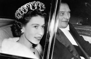 Elisabeth II en France : les plus belles photos de la reine à travers le pays