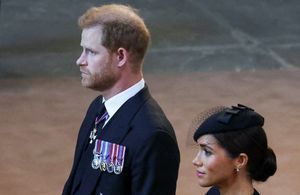 Funérailles d’Elisabeth II : les tendres gestes du prince Harry pour soutenir Meghan Markle 