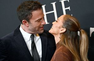 Jennifer Lopez et Ben Affleck : leurs tendres baisers à l’avant-première du film « Le Dernier Duel »