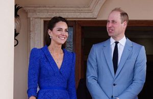 Kate Middleton et le prince William, assortis pour leur arrivée au Belize