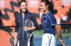Kate Middleton, reine du court de tennis aux côtés de la championne Emma Raducanu