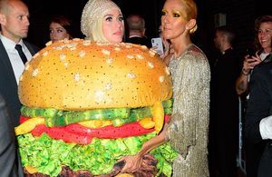 Katy Perry en burger et Céline Dion qui la câline : la photo la plus dingue du Met Ball !