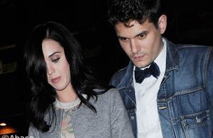 Katy Perry officialise sa relation avec John Mayer