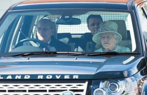 Le mari de la reine d’Angleterre, 97 ans, impliqué dans un grave accident de voiture