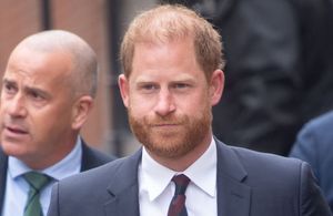 Le prince Harry souhaite une « réconciliation » avec la famille royale même si son père ne lui « parle plus »