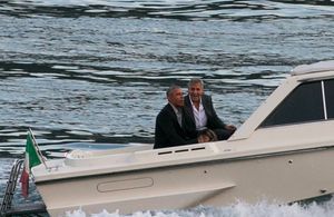Les photos des vacances des Obama et George Clooney en Italie !