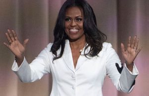 Michelle Obama : l’adorable surprise de Barack Obama lors sa tournée pour son livre « Devenir »