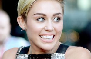 Miley Cyrus sur les bancs de la fac ?