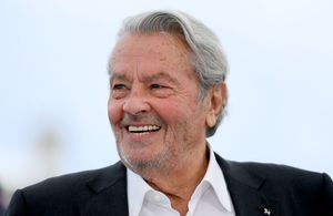 Mort d’Alain Delon : ses trois enfants s’expriment dans un communiqué commun 
