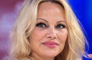 Pamela Anderson séparée d’Adil Rami : la star dément sur Instagram