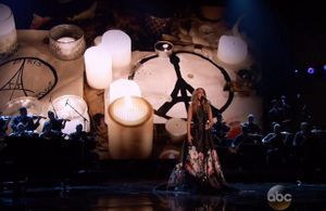 #PrêtàLiker : quand Céline Dion chante Edith Piaf pour Paris