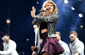 #Prêtàliker : Taylor Swift fait monter sur scène les footballeuses championnes du monde