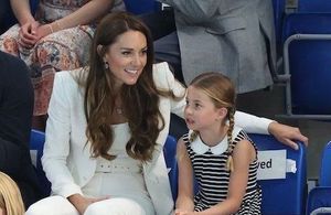 Princesse Charlotte : ce geste piqué à Kate Middleton pour cacher sa timidité