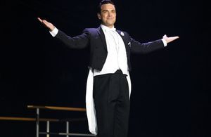 Robbie Williams : le prénom de son fils dévoilé… dans un nouveau sketch ! 