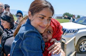 Salma Hayek se rend au Liban pour les réfugiés syriens