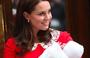 Trois semaines après son accouchement, Kate Middleton fait sa première sortie en public