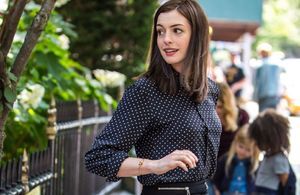 Le look du jour : Anne Hathaway a retrouvé ses longs cheveux !
