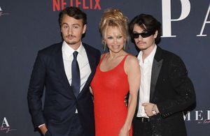 Pamela Anderson : la star entourée de ses fils, Brandon et Dylan, sur le tapis rouge