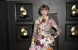 Taylor Swift, Harry Styles… Les plus belles tenues des Grammy Awards 2021