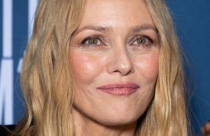 Vanessa Paradis illumine l’avant-première de « Dis-moi juste que tu m'aimes » avec Omar Sy