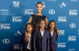 Zoe Saldana : apparition remarquée de l’actrice avec ses trois fils et sa soeur à Santa Barbara