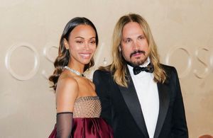 Zoe Saldana brille aux côtés de son mari Marco Perego lors des Oscars 2025