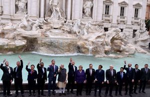 Dirigeants du G20 devant la fontaine de Trevi : décryptage 