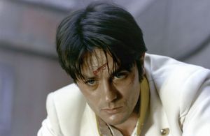 Alain Delon, sa violence envers les femmes révélée : « Il a fracassé la tête de ma mère »