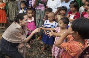 Angelina Jolie dénonce les violences faites aux femmes en Birmanie