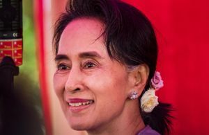 Birmanie : Aung San Suu Kyi a voté pour les élections législatives