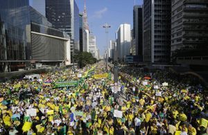 Brésil : des manifestations pour la destitution de Dilma Rousseff