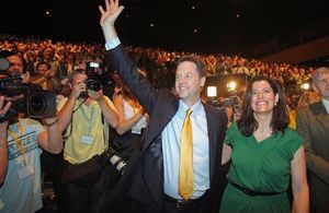 Elections en Grande-Bretagne: Nick Clegg, l’élu de ces dames