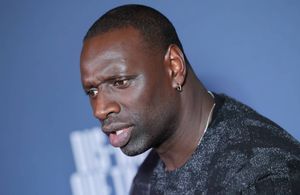 En marge d'une altercation à quai puis dans le train, Omar Sy aurait menacé de mort des agents SNCF 