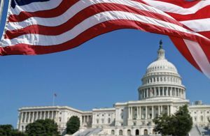 États-Unis : les sénateurs proposent une loi pour restreindre l’accès aux armes à feu 