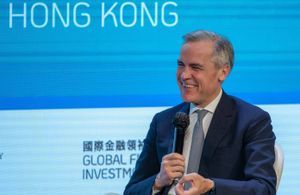 Ex-banquier, novice en politique : qui est Mark Carney, le premier ministre canadien