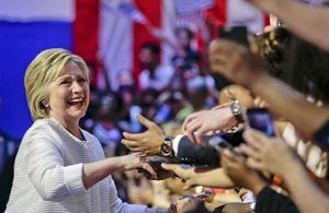 Hillary Clinton : sa victoire à la primaire démocrate en 10 tweets de stars