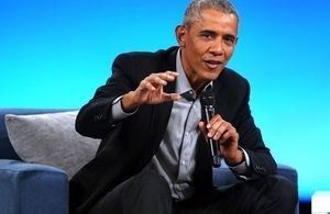 « Je suis le mari de Michelle » : Barack Obama tacle brillamment les rappeurs sexistes