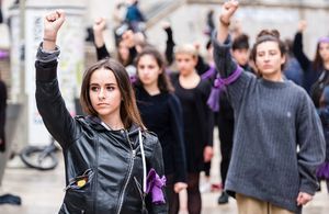 « Nous porterons la voix de celles qui ne peuvent plus parler » : 150 personnalités mobilisées contre les violences faites aux femmes