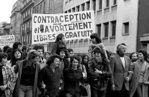 Planning familial : 50 ans de combats pour les droits des femmes