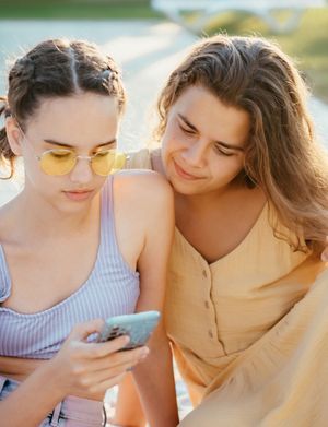 Écrans : comment limiter nos ados pendant les vacances ? 