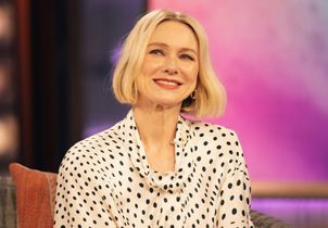 « Je ne veux pas me battre pour paraître 25 ans » : Naomi Watts, 50 ans, explique pourquoi elle choisit de vieillir sans chirurgie