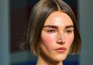  Cette nouvelle version du bob pourrait bien offrir un nouveau souffle aux cheveux fins
