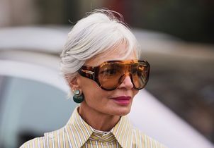 Comment savoir si l’on aura beaucoup de cheveux blancs ? Les signes à repérer