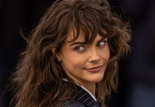 Cara Delevingne adopte à son tour cette frange très appréciée des Françaises